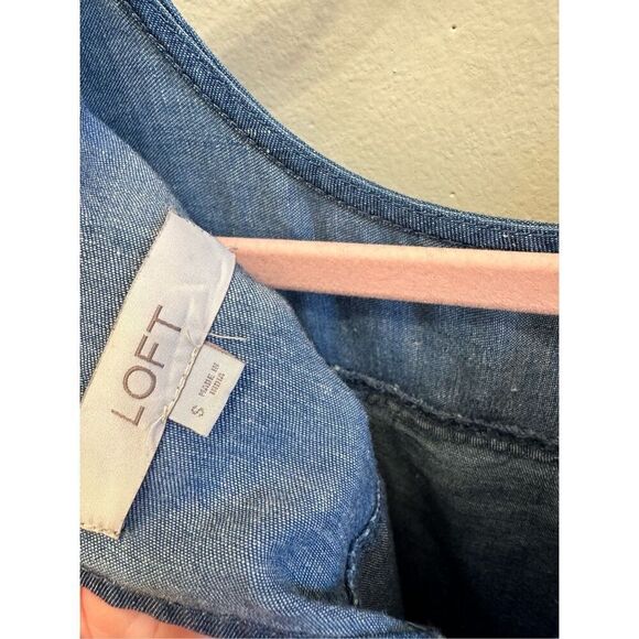 LOFT Blue Chambray Cold Shoulder Long Sleeve Ruffle Top Size Small - Picture 4 of 5